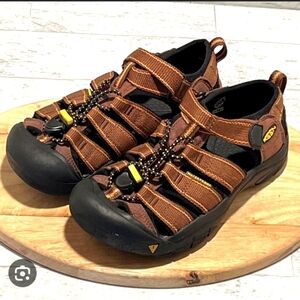 Kid's Keen H2 Newport Waterproof Multiuse Outdoor Hiking Water Sandal size 2